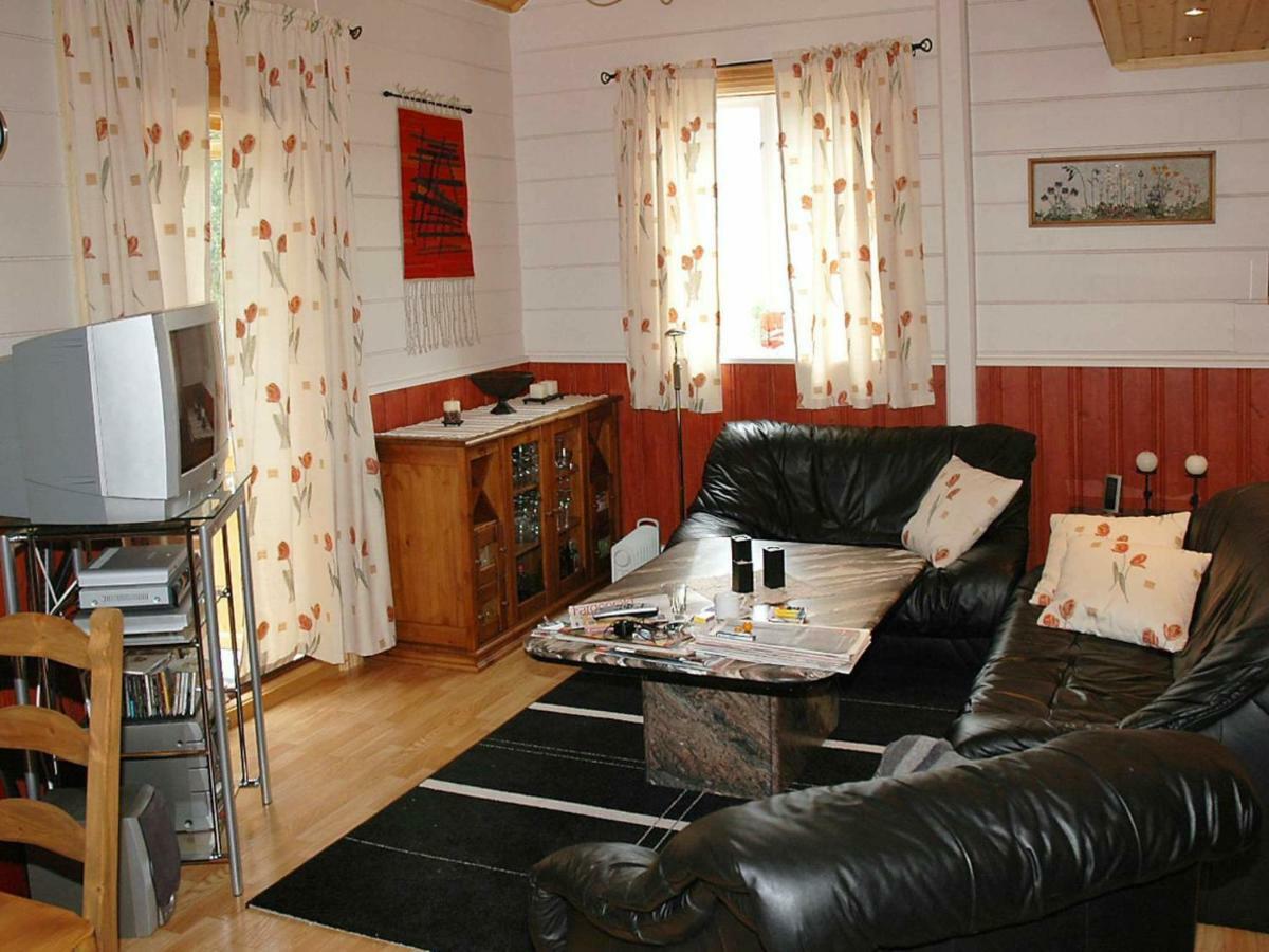 Three-Bedroom Holiday Home In Isfjorden Torvik Zewnętrze zdjęcie